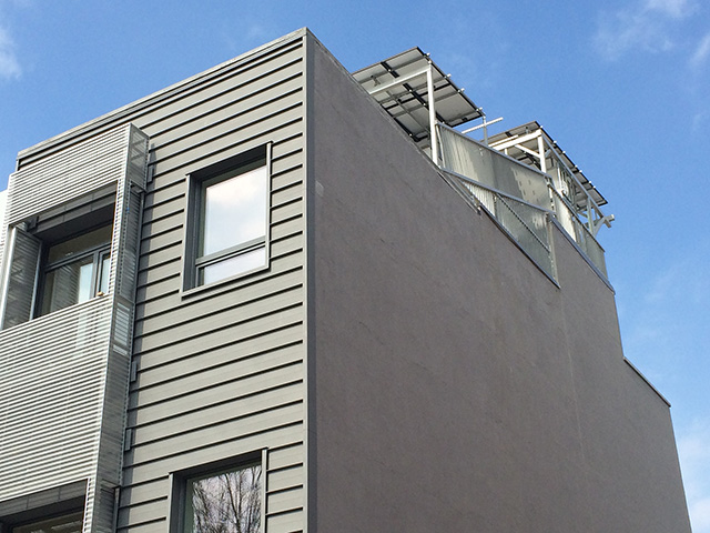 Photo: R-951 exterior side solar 3-15